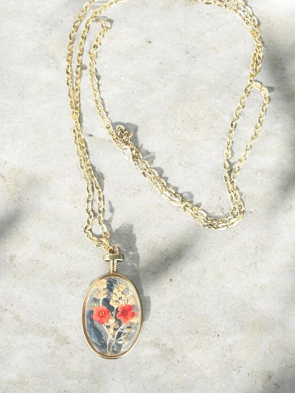 Vintage Boho Real Flower Glass Gold Oval Pendant Necklace
